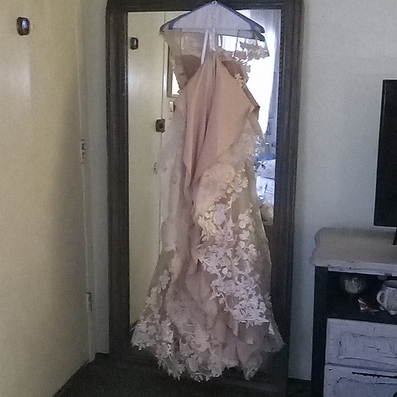 Milla Nova Wedding Gown - Picture 9 of 9